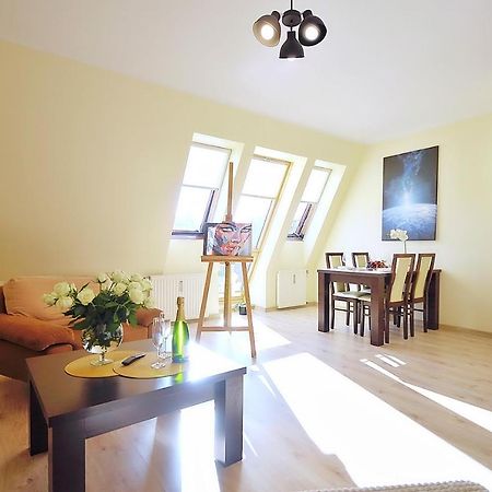 50 M Do Plazy Thobruk Apartamenty Piekna Dama Z Kolobrzegu Kültér fotó